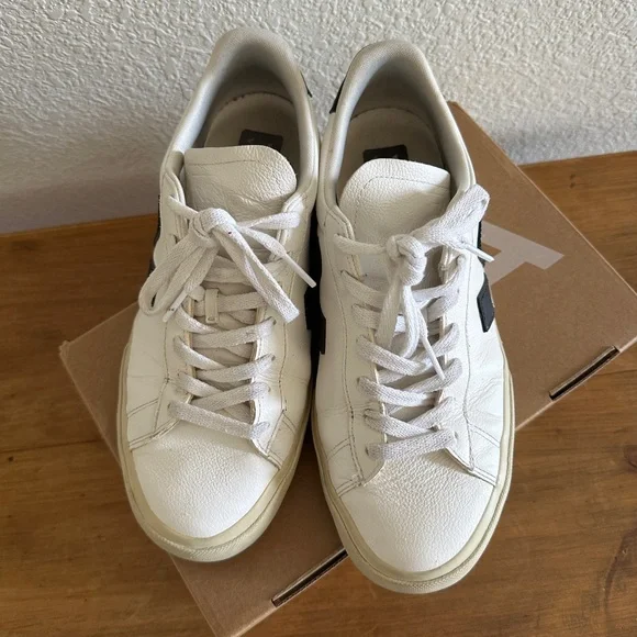 Veja Campo Size 10 - Picture 4 of 11